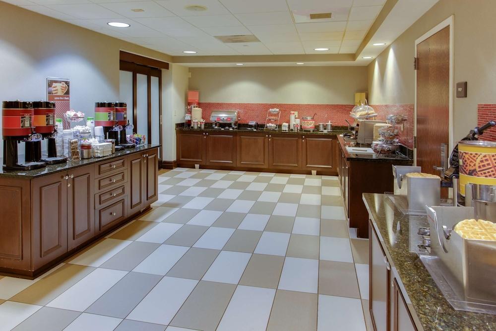 Hampton Inn By Hilton Garden City Long Island Exteriör bild