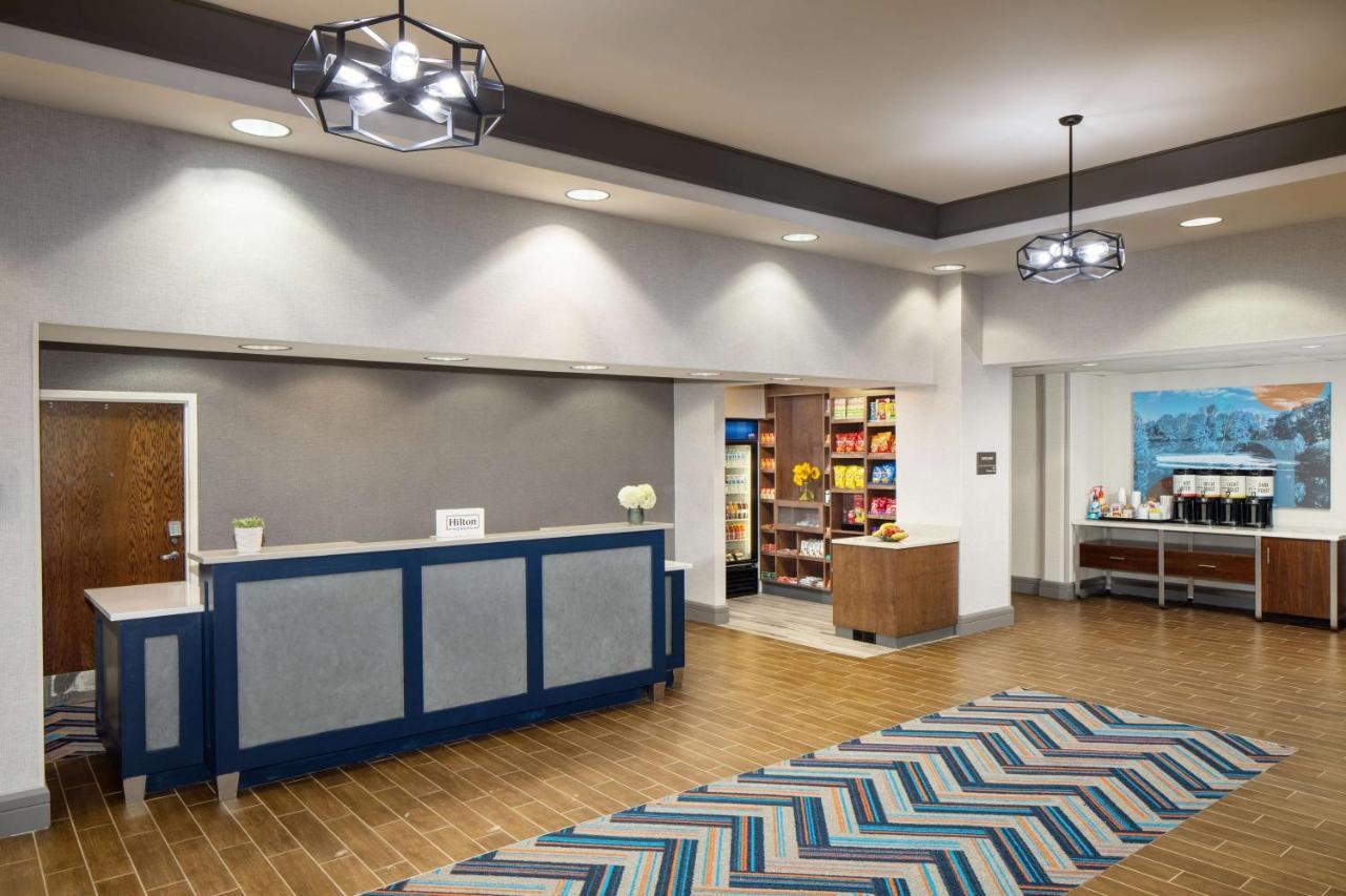Hampton Inn By Hilton Garden City Long Island Exteriör bild