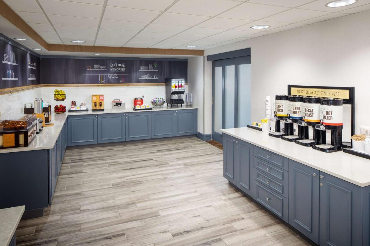 Hampton Inn By Hilton Garden City Long Island Exteriör bild