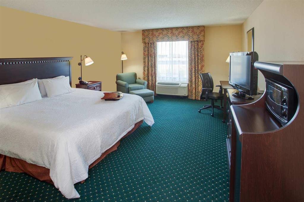 Hampton Inn By Hilton Garden City Long Island Rum bild