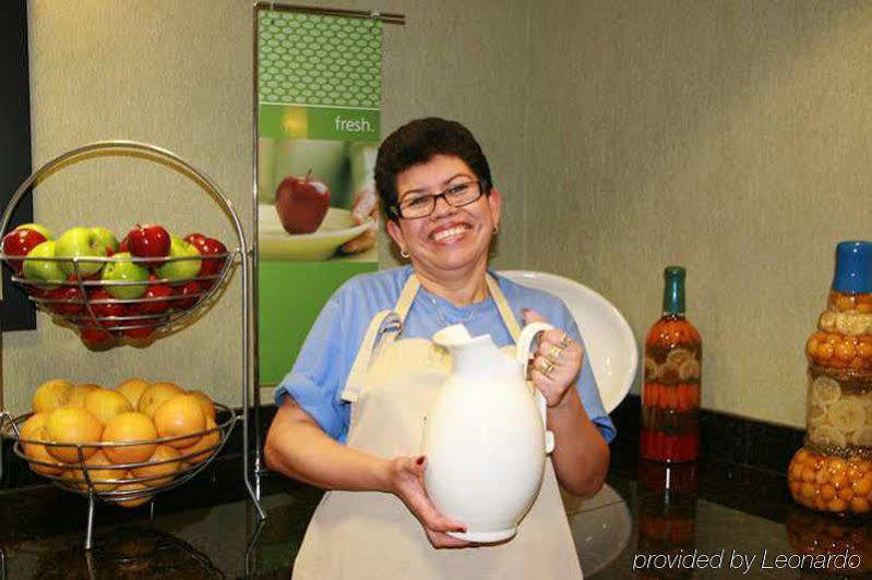 Hampton Inn By Hilton Garden City Long Island Restaurang bild